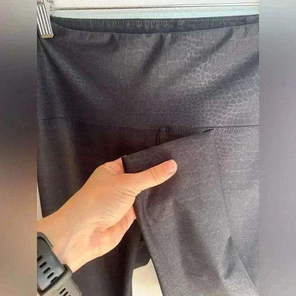 Women’s black leopard print leggings by Wild Fable size XS - Picture 5 of 14